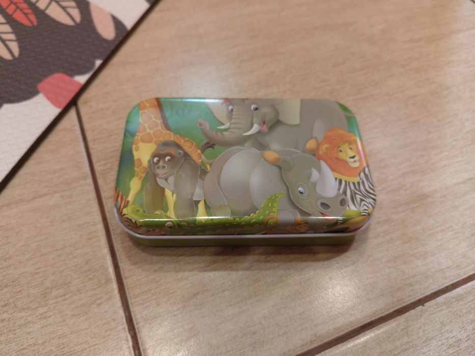 Пъзели в метална кутия КАТО НОВИ!!!