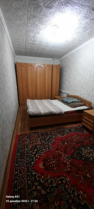 Сдаётся кв в чирчике 2х ком 1 этаж 2 мкн не далеко от дороги