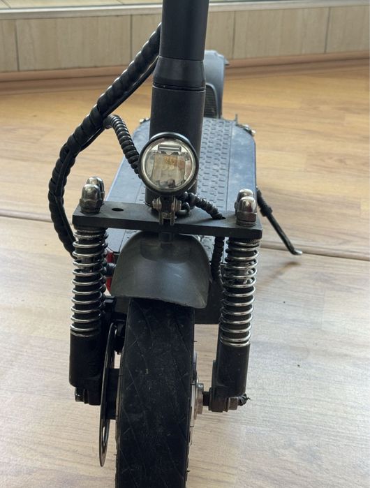 Срочно продам самокат Joyor