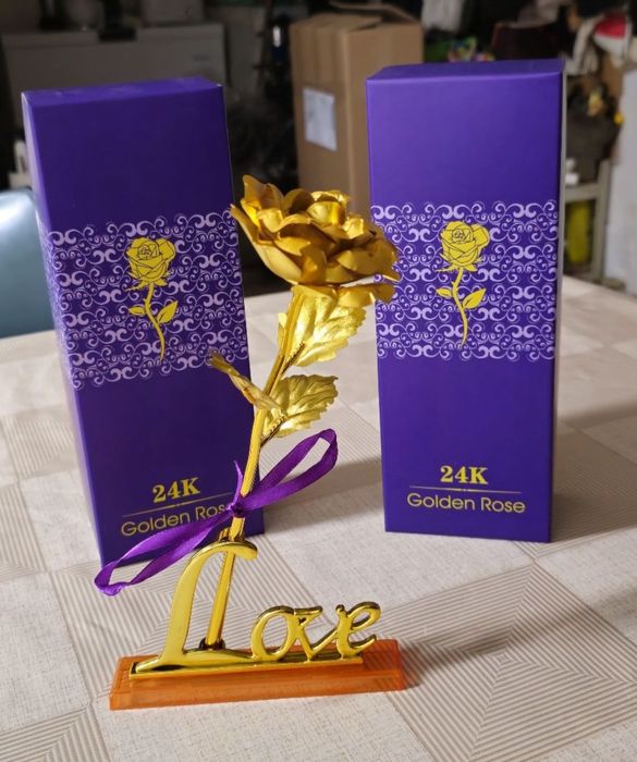 Trandafiri Suflați cu Aur 24 K , Super Cadou de Valentines Day !!!