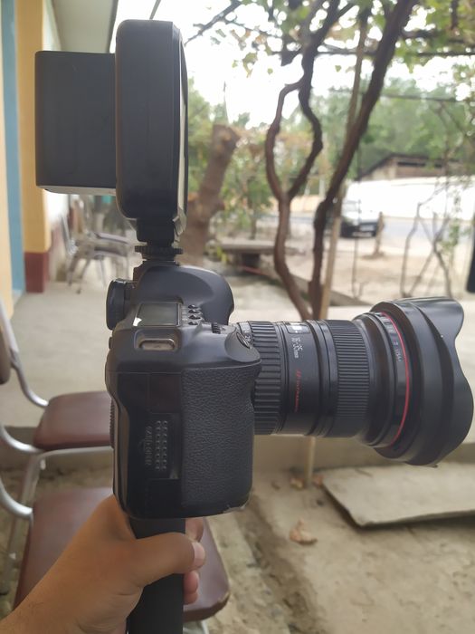 Canon EOS 5D Mark 2 sotiladi