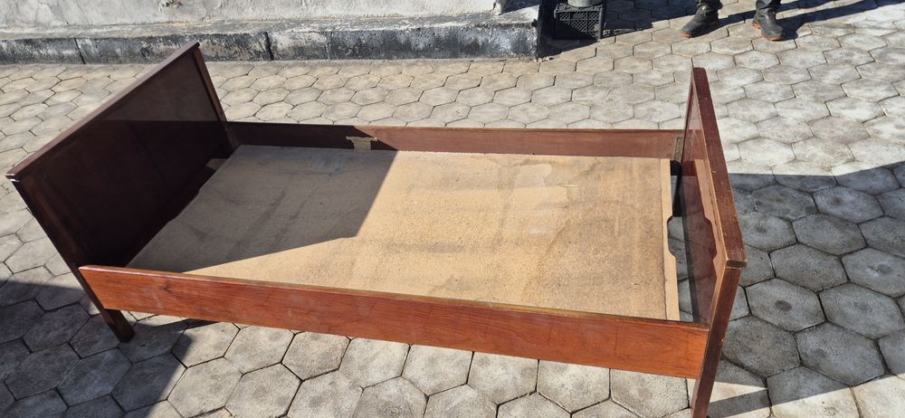 Кровать односпальная