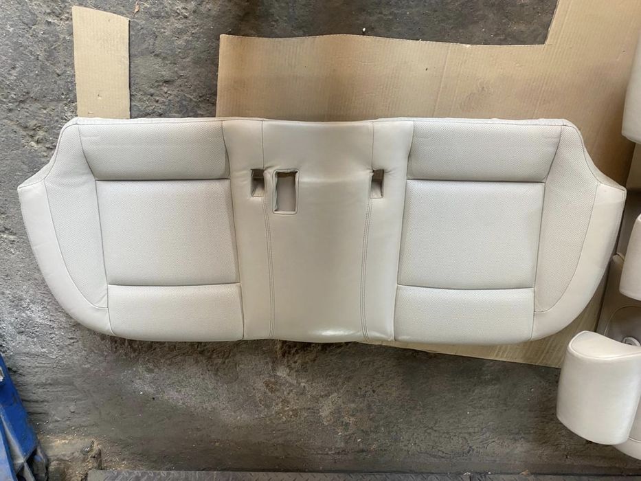 Заднее сиденье BMW 740 F02