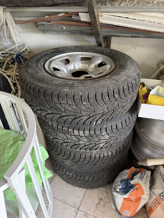 Продам 235/75/15