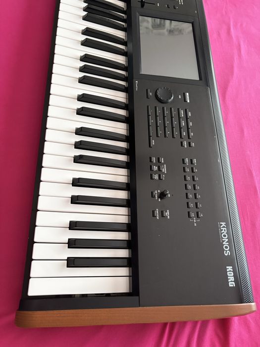 Korg kronos 2 61key