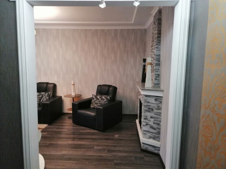 Сдам 2 км. квартиру, в центре