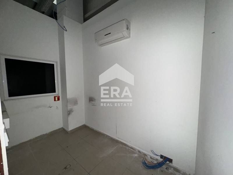 Дава се под наем Промишлена сграда в Хасково, Промишлена зона - Изток - 980 кв.м за 3920 € - Снимка #9