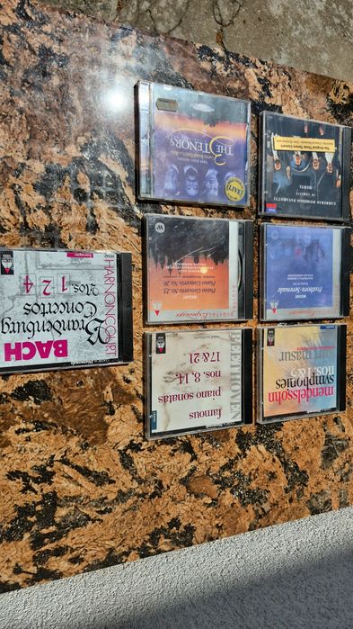 Vând Lot 14 CD cu muzica clasica mixta din colectia TELDEC