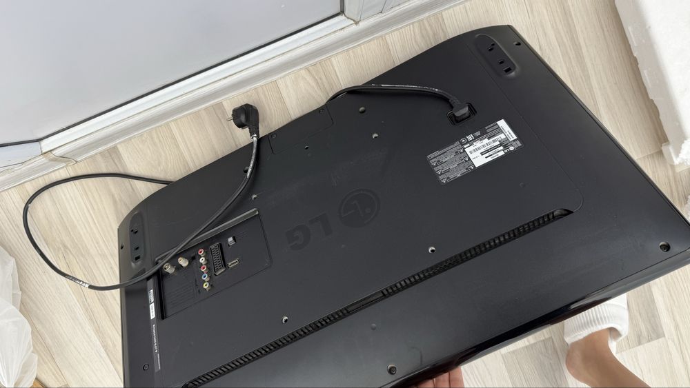 Телевизор LG 32LB552U -ZA