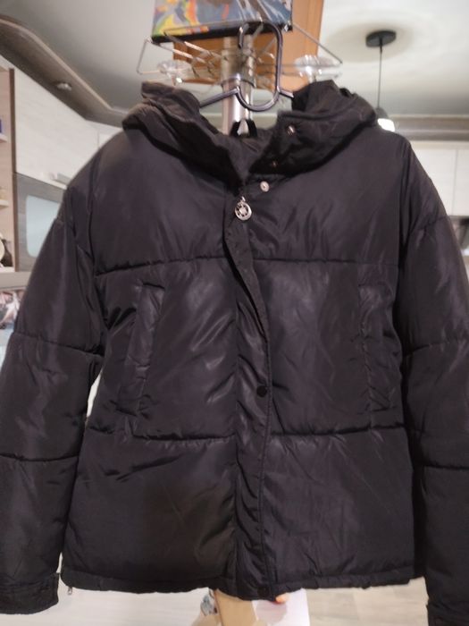 Куртка, пуховик.