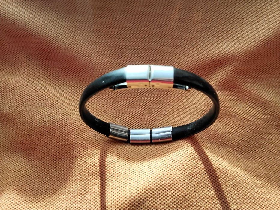 модерна дамска силиконова гривна с медицинска неръждаема стомана