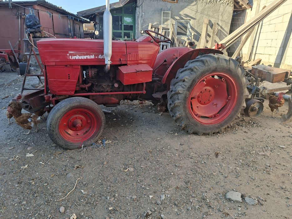 De vanzare Tractor 445
