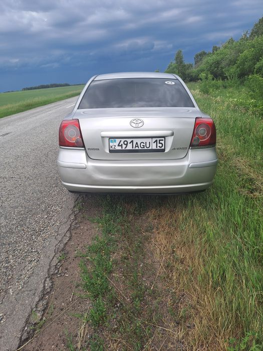 Продам автомобиль тайота Авенсис