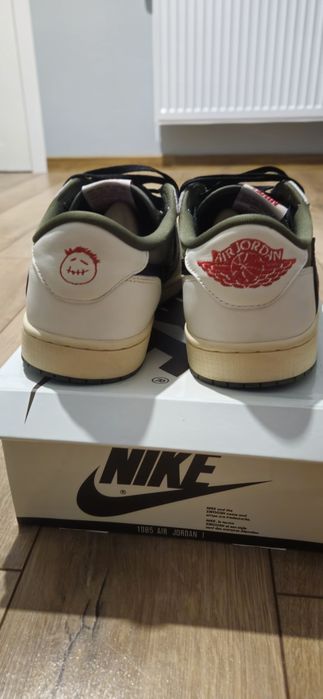 Jordan 1 Travis Scott Medium Olive