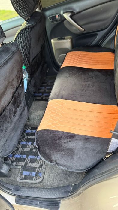 Автомобиль тайота рав 4