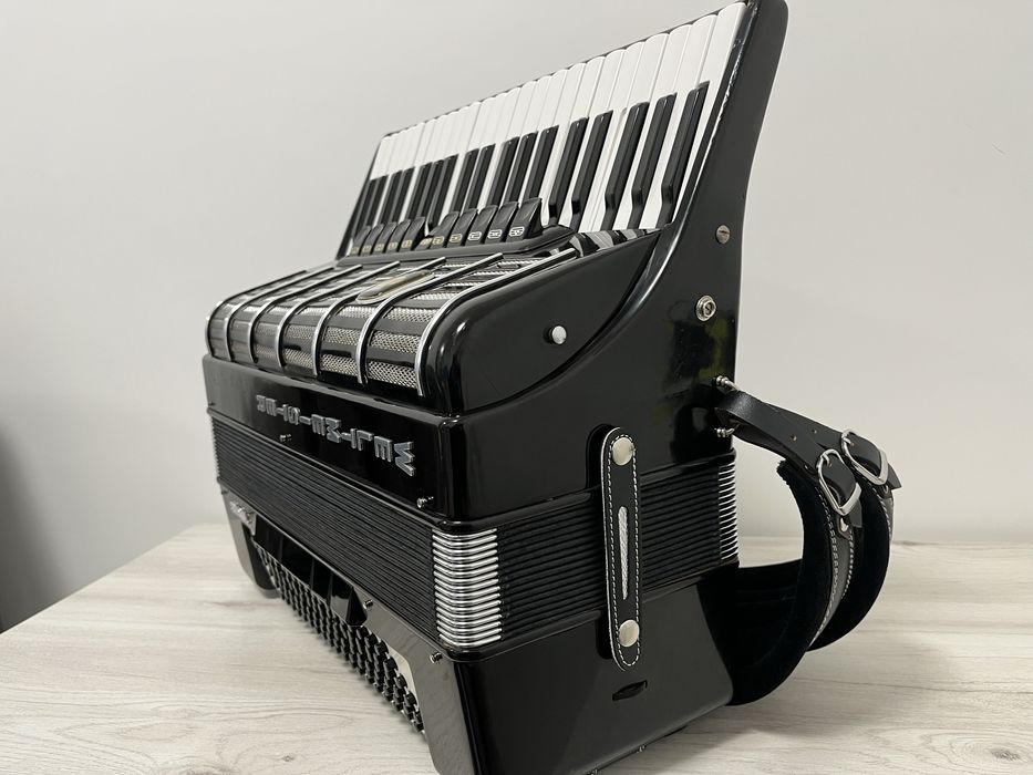 Vand acordeon Weltmeister Consona 120 basi