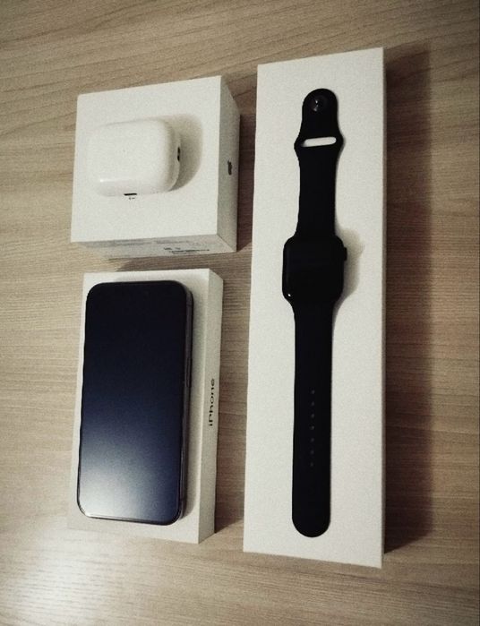 iPhone 15 Pro + AirPods Pro 2 + Apple Watch SE 2