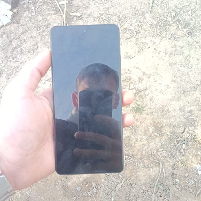 Продается телефон буу