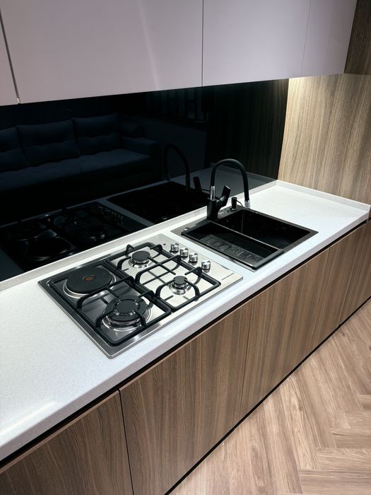 Сдаётся уютная студия у метро с дизайнерским ремонтом!