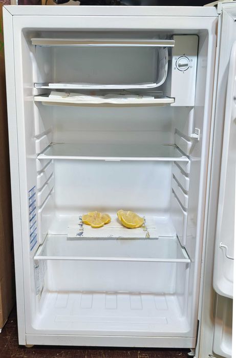 Haier HTTF-406W (81 литра) - Малък хладилник Haier - Smeg Style / Brushed Steel + Опция за ваше лого!