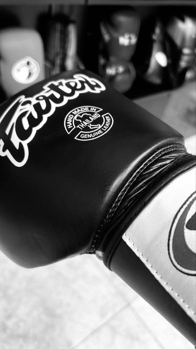 Продам футы и перчатки Fairtex