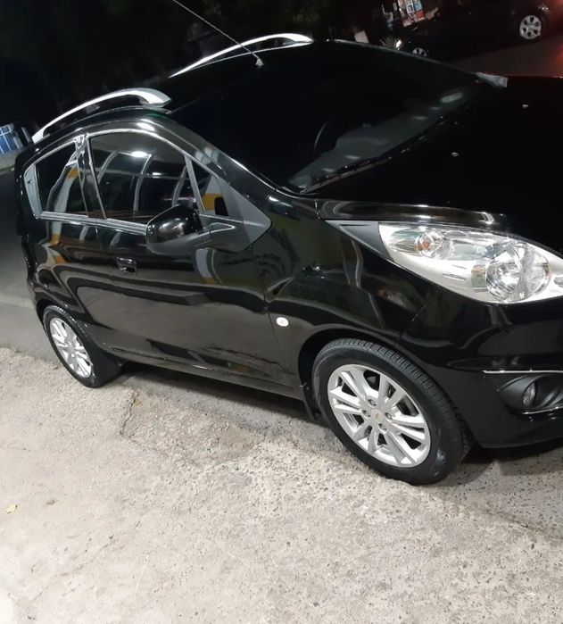 Spark 2022 toza rangi qora prabeg 35000 benzin