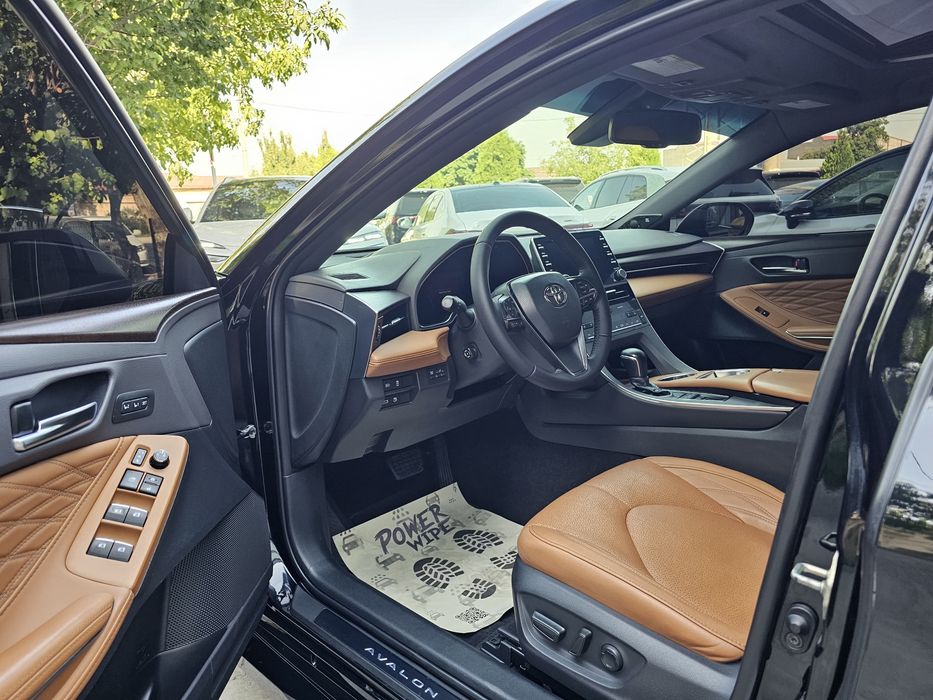 Toyota Avalon Limited 3.5l mator. Yili 2019. Yurgani 98000. Narxi