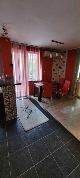 Дава се под наем Четиристаен апартамент в София, Надежда 2 - 92 кв.м за 714 € - Снимка #1