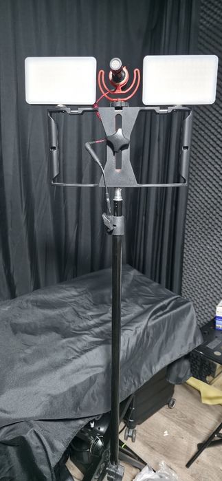 Stabilizator pentru filmat cu telefonul