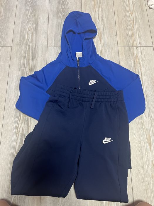 Екип Nike 156см.