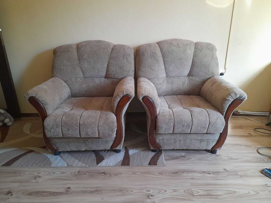 Холна гарнитура - разтегателен диван, 2 бр. фотьойли, 2 бр. табуретки