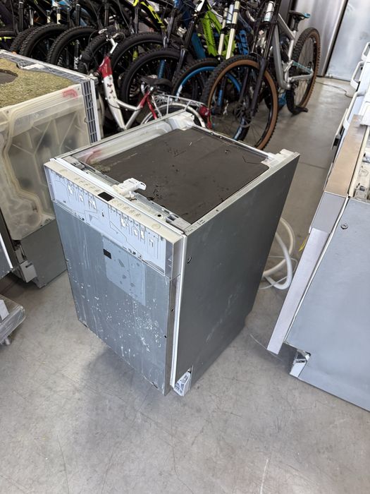 Съдомиялна машина за пълно Вграждане BOSCH 45см