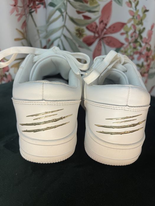 Adidași albi de damă