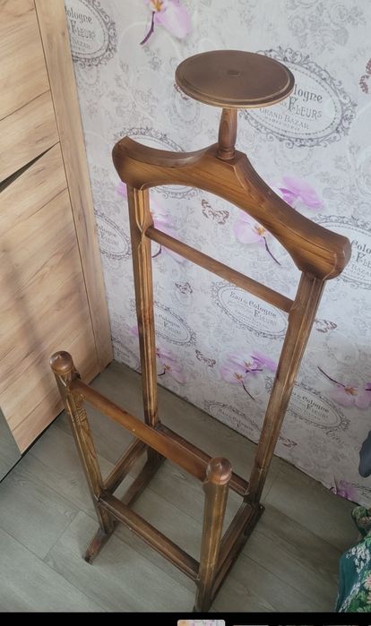 Продаю напольную вешалку