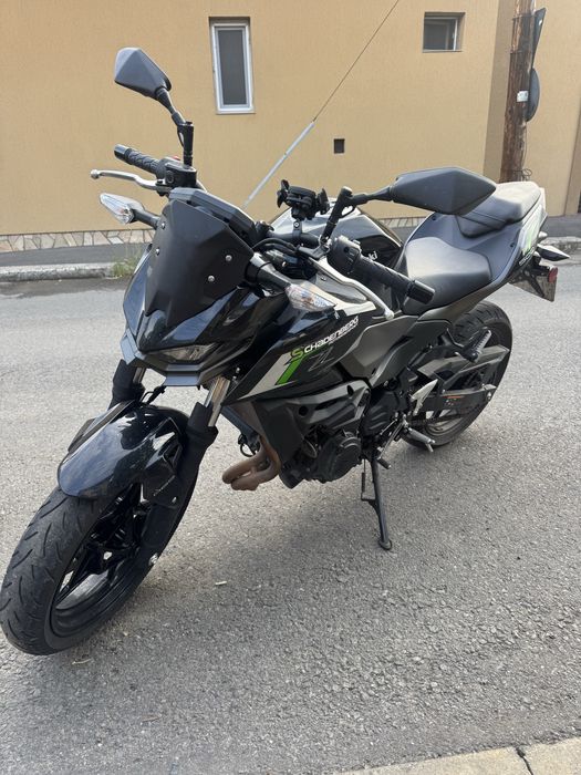 Motocicleta Kawasaki Z500
