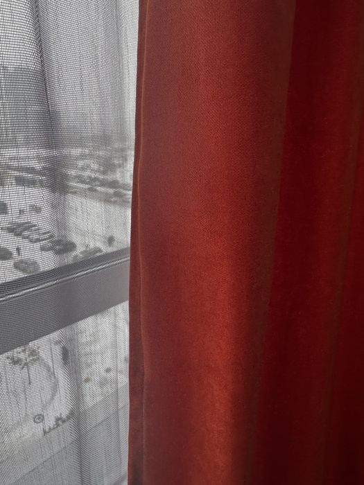 Шторы оранжевые и синие