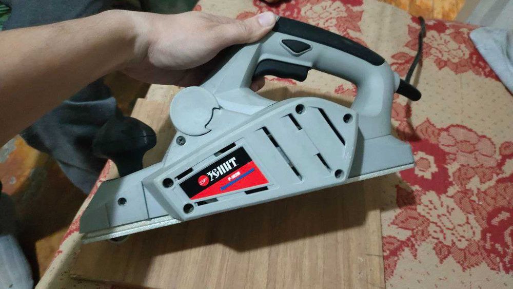 Электрорубанок "Зенит" P-102M