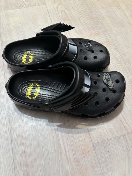 Продам Crocs Batman, размер 40-41