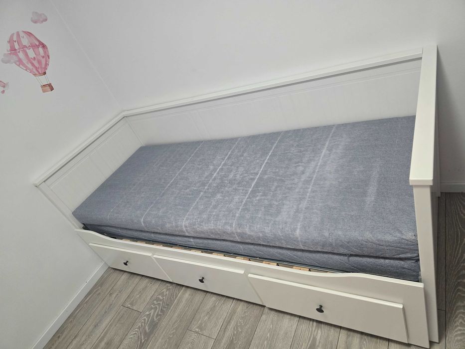 Pat divan Mobexpert 80x200 cm, alb, 3 sertare, stare excelentă – 1.000 lei