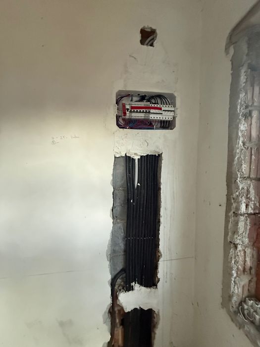 Casă P+E la roșu avansat, încălzire în pardoseală, curte mare și priveliște superbă