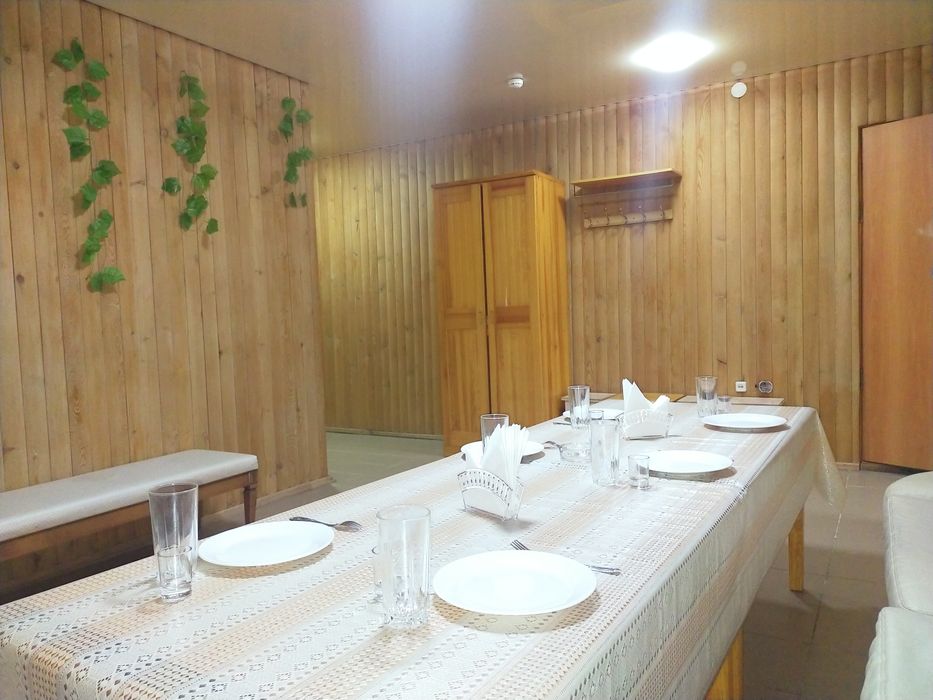 Сауна бассейном и бильярдом караоке.