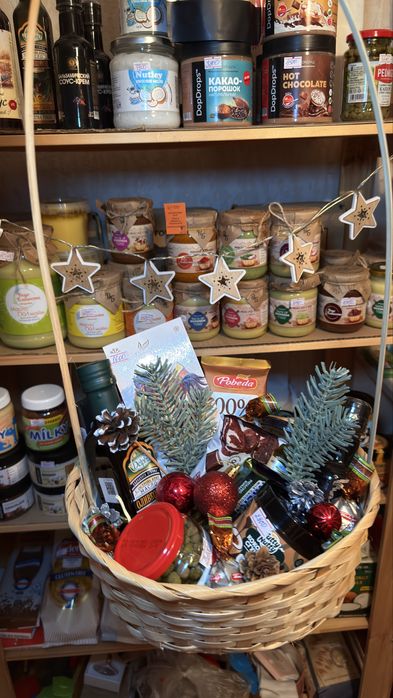 Праздничная корзина новогодняя