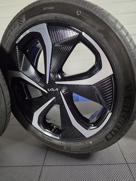 Оригинални 20" джанти Kia EV6 GT-Line + Michelin Pilot Sport EV 255/45 R20 OEM