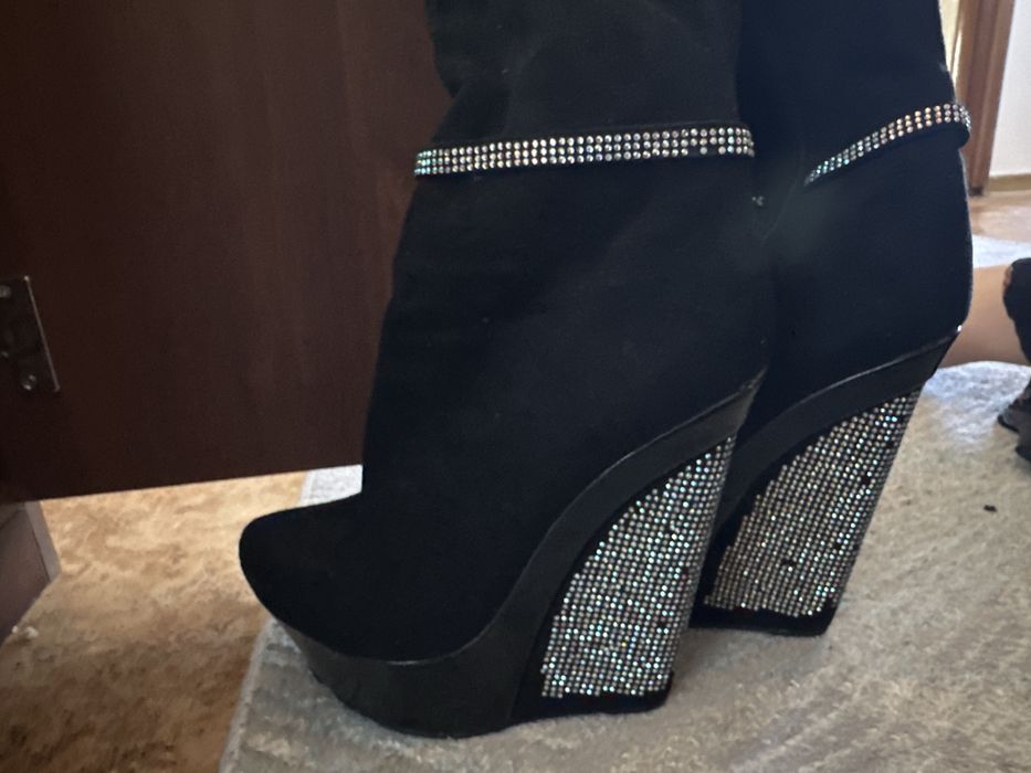 Продам осенние сапоги