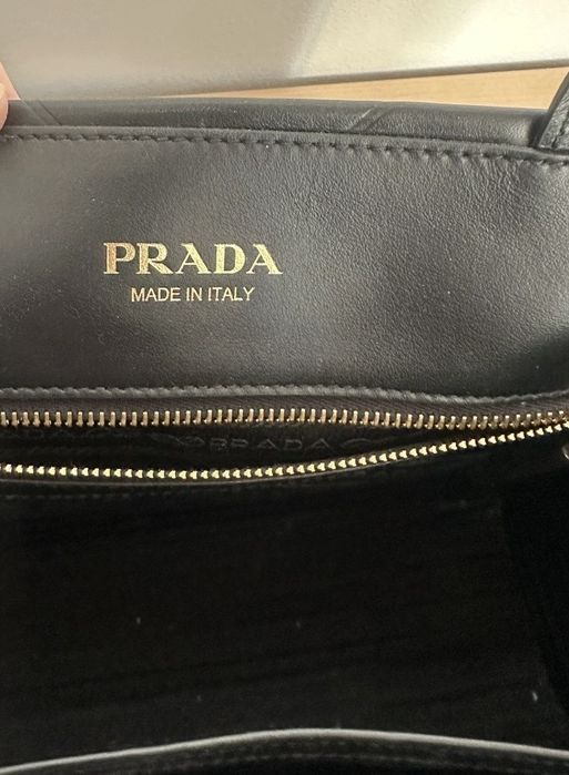 Geanta prada symbol