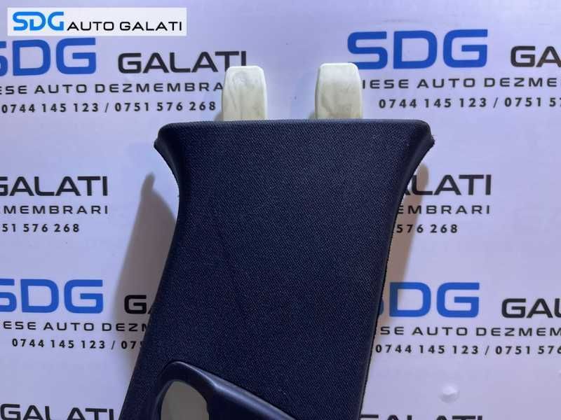 Plastic Capac Centura Siguranta Stalp Prag Dreapta Intre Portiere BMW Seria 3 E90 E91 2004 - 2011 Cod 7058336
