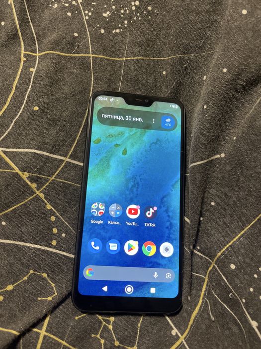 Телефон Xiaomi Mi a2 lite