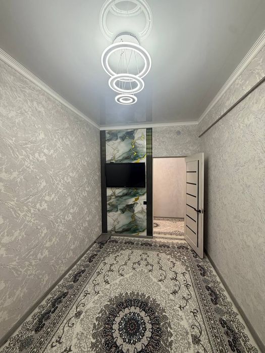 Tinchlik plaza oldida 23 maktab xon saroy domidan 3 xonali yevro remon