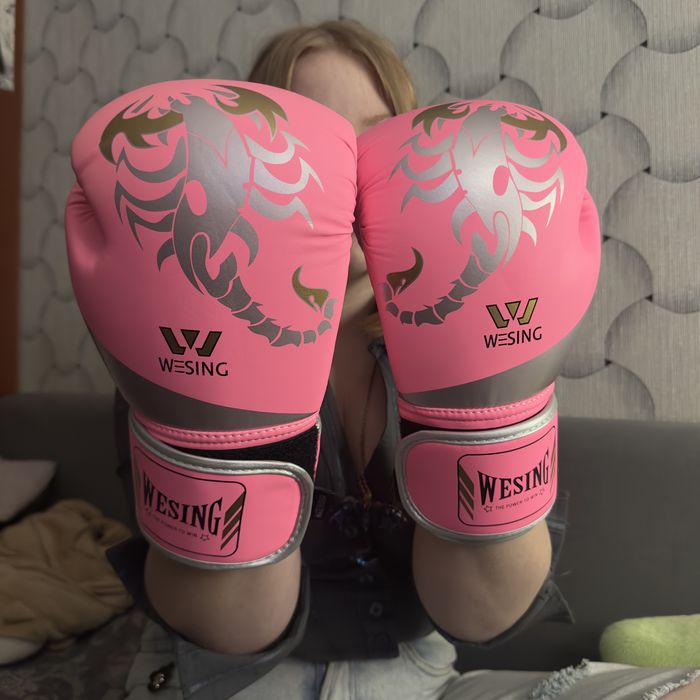 Боксерские перчатки