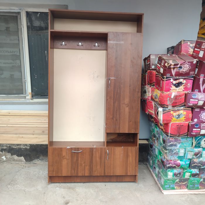 Срочно продам прихожую хороший состояние всё на месте  торг уместен